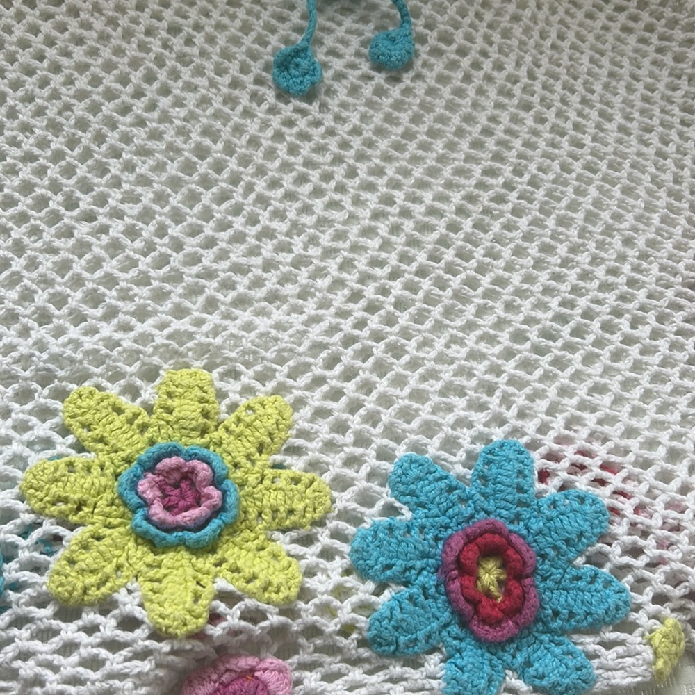 Little girl size  6X crochet poncho cottagecore boho floral sweet white blue - Picture 11 of 12